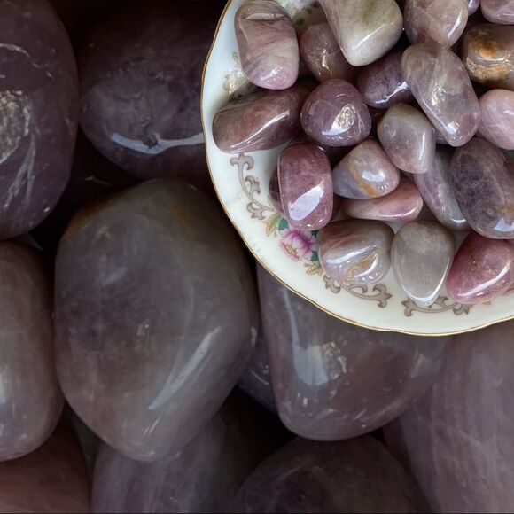 PINK Amethyst Tumbles x3 - Picture 1 of 6